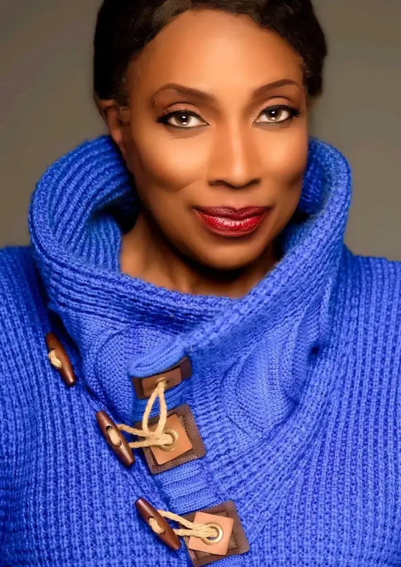 Press photo: Royal blue portrait